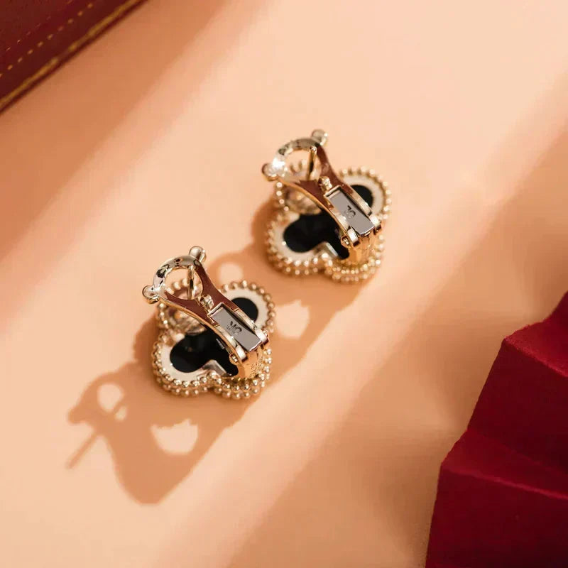 Aura CLOVER MEDIUM 1 MOTIFS  ONYX STUD EARRINGS