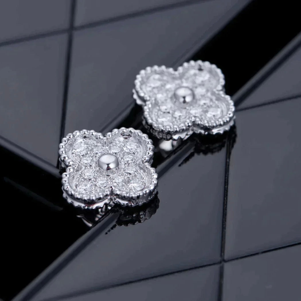 Aura CLOVER 1 MOTIFS DIAMOND STUD EARRINGS SILVER