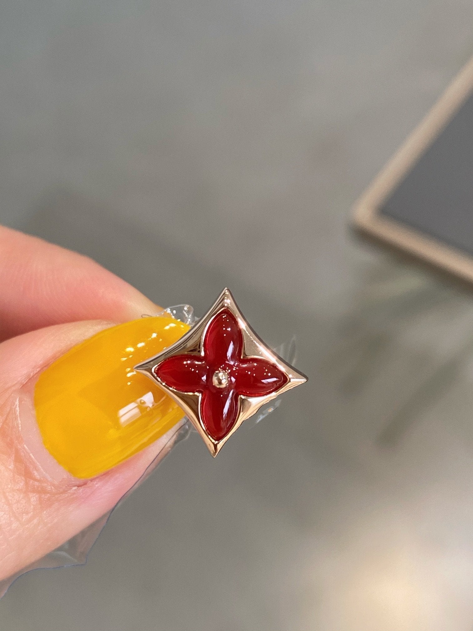 Aura STAR AND SUN PINK GOLD CARNELIAN STUD EARRINGS