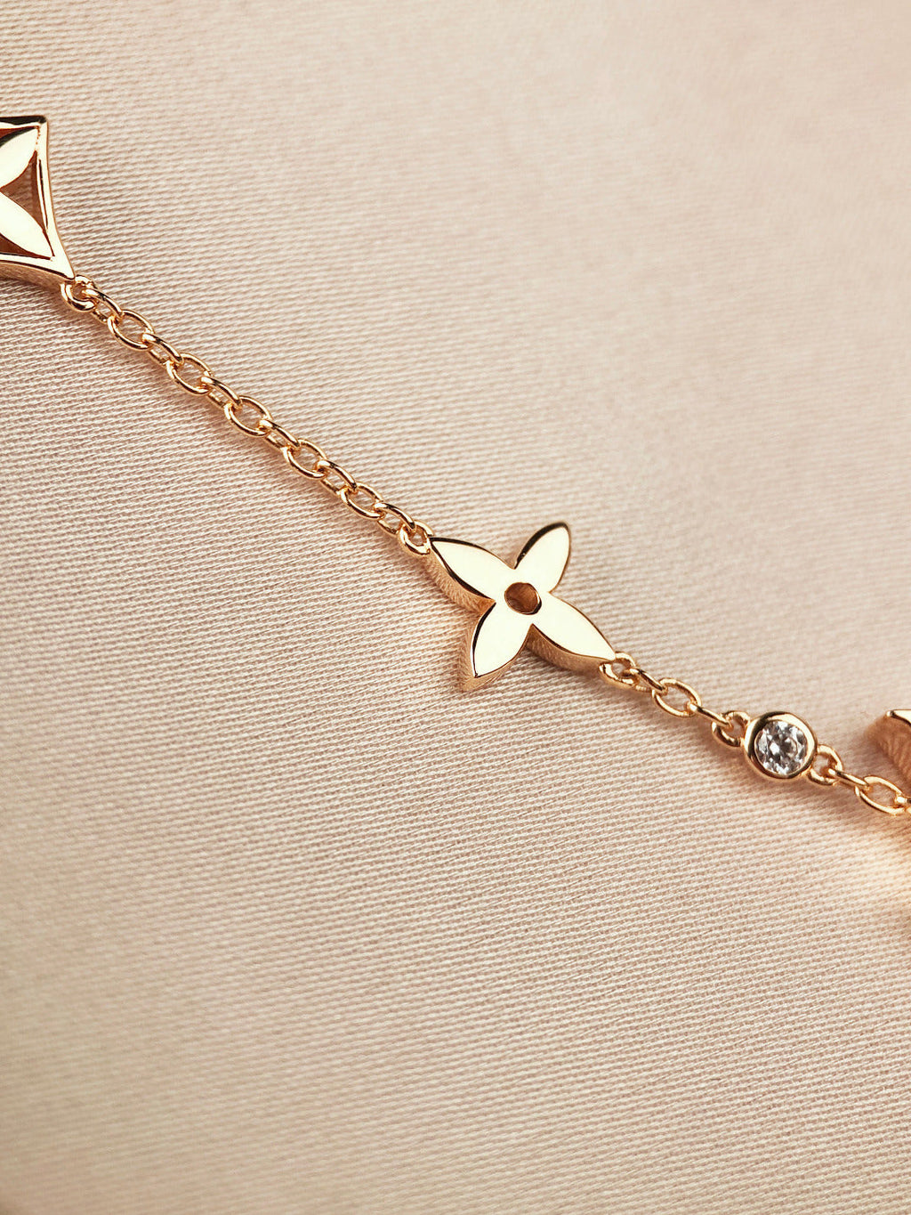 Aura STAR AND SUN 7 MOTIFS GOLD-ARMBAND