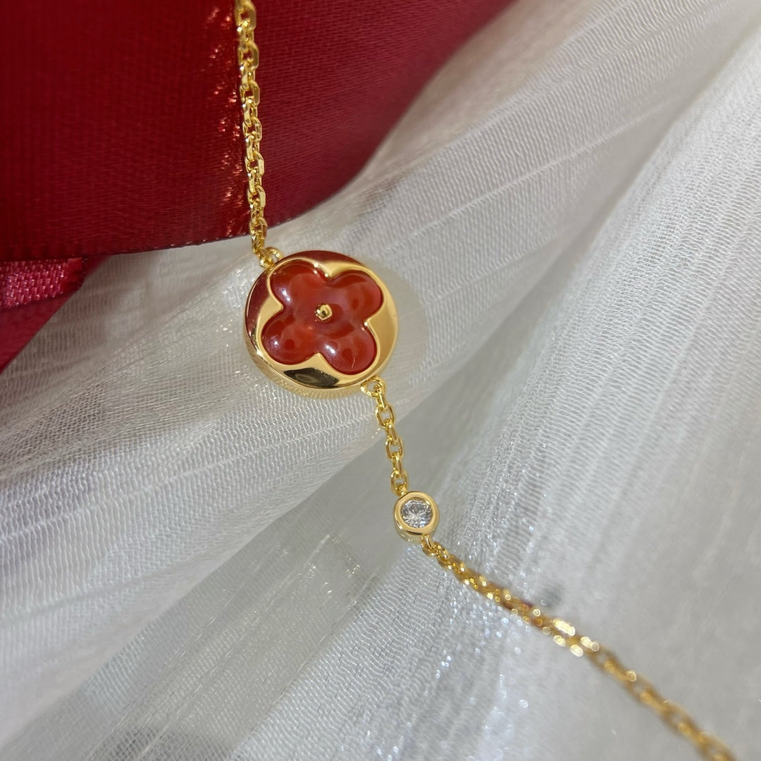 Aura SUN PEDANT CARNELIAN BRACELET