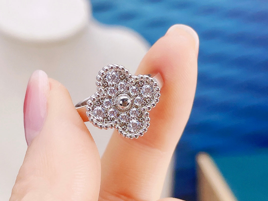 Aura CLOVER DIAMANTENRING