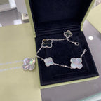 Aura CLOVER 5 MOTIFS SILBER DUNKLES MOP-ARMBAND