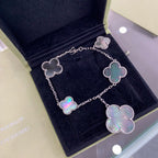 Aura CLOVER 5 MOTIFS SILBER DUNKLES MOP-ARMBAND