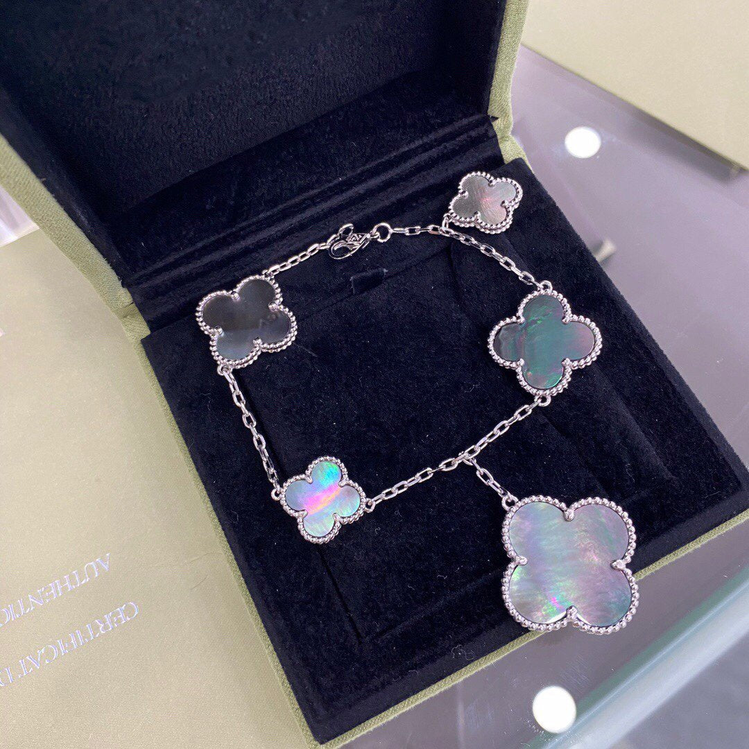 Aura CLOVER 5 MOTIFS SILBER DUNKLES MOP-ARMBAND