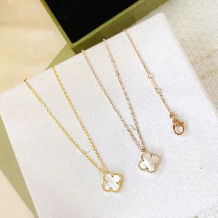 Aura CLOVER MINI 9.5MM WEIẞE PERLMUTT-HALSKE_TTE
