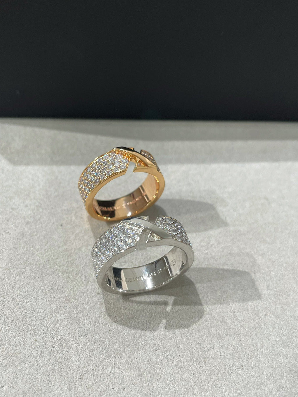 Aura LIENS EVIDENCE  DIAMOND PAVED RING