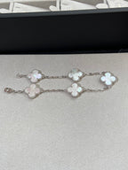 [Aura ]Neue CLOVER WHITE PEARL MOP 5 MOTIV ARMBAND-KOLLEKTION