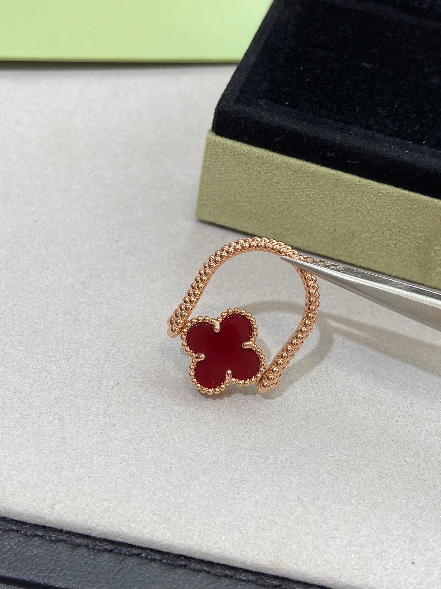 Aura CLOVER RIVERSIBLE ROSE GOLD RING
