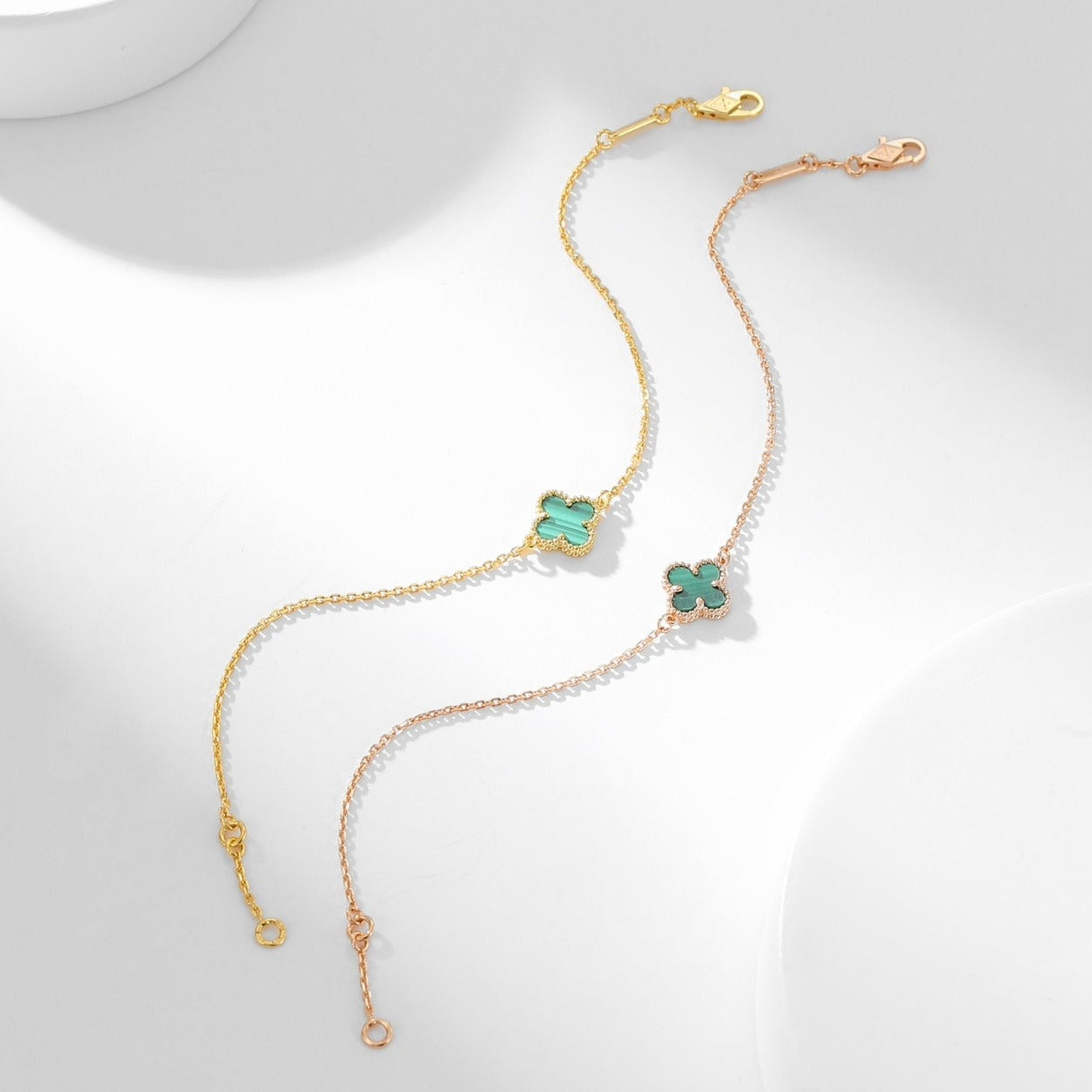 Aura CLOVER BRACELET MALACHITE 1 MOTIF