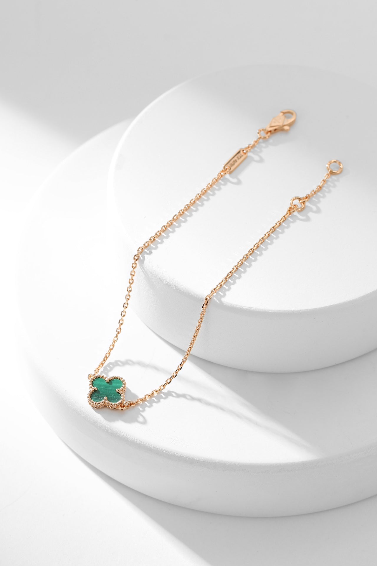 Aura CLOVER BRACELET MALACHITE 1 MOTIF