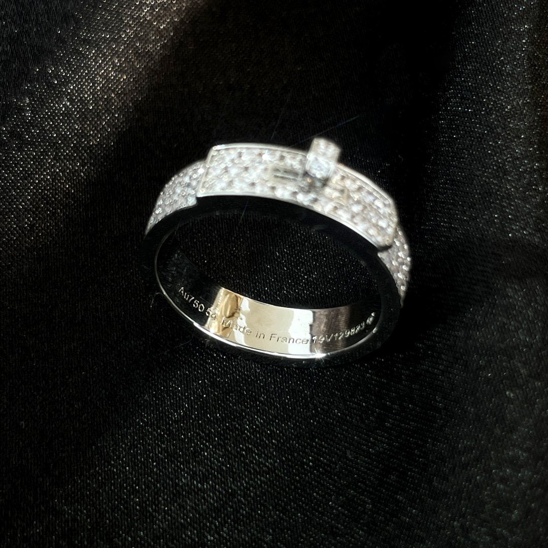 Aura KELLY SILVER DIAMOND RING