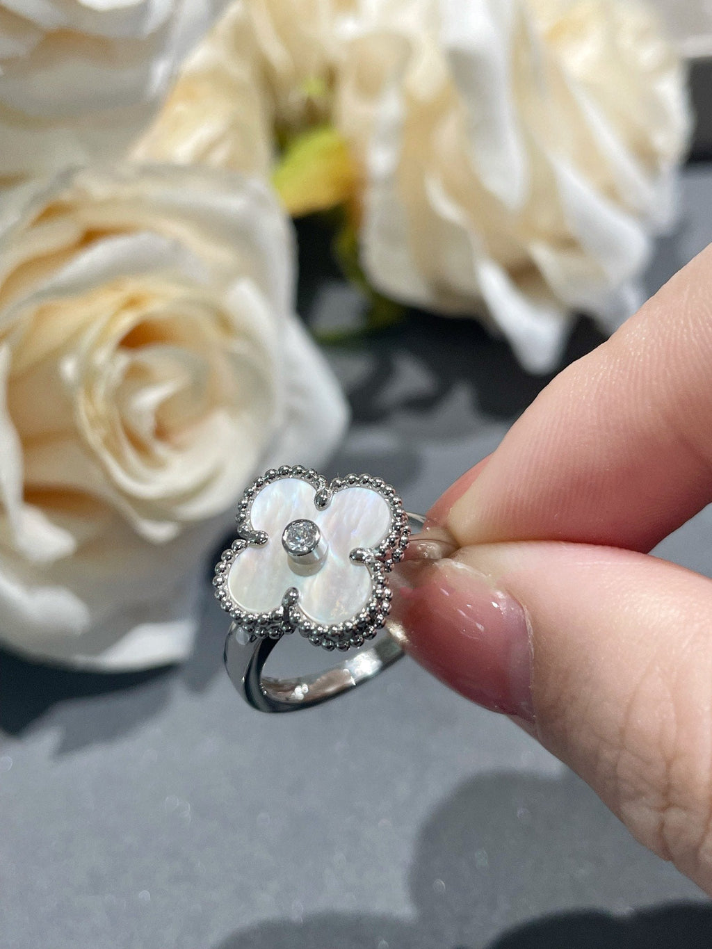Aura CLOVER SILVER MOP DIAMOND RING