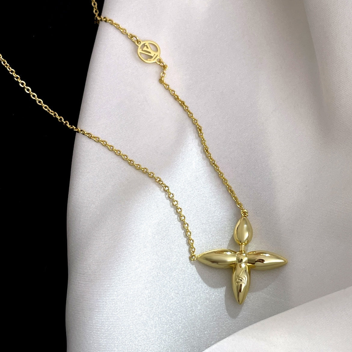 Aura LOUISETTE GOLD-HALSKETTE
