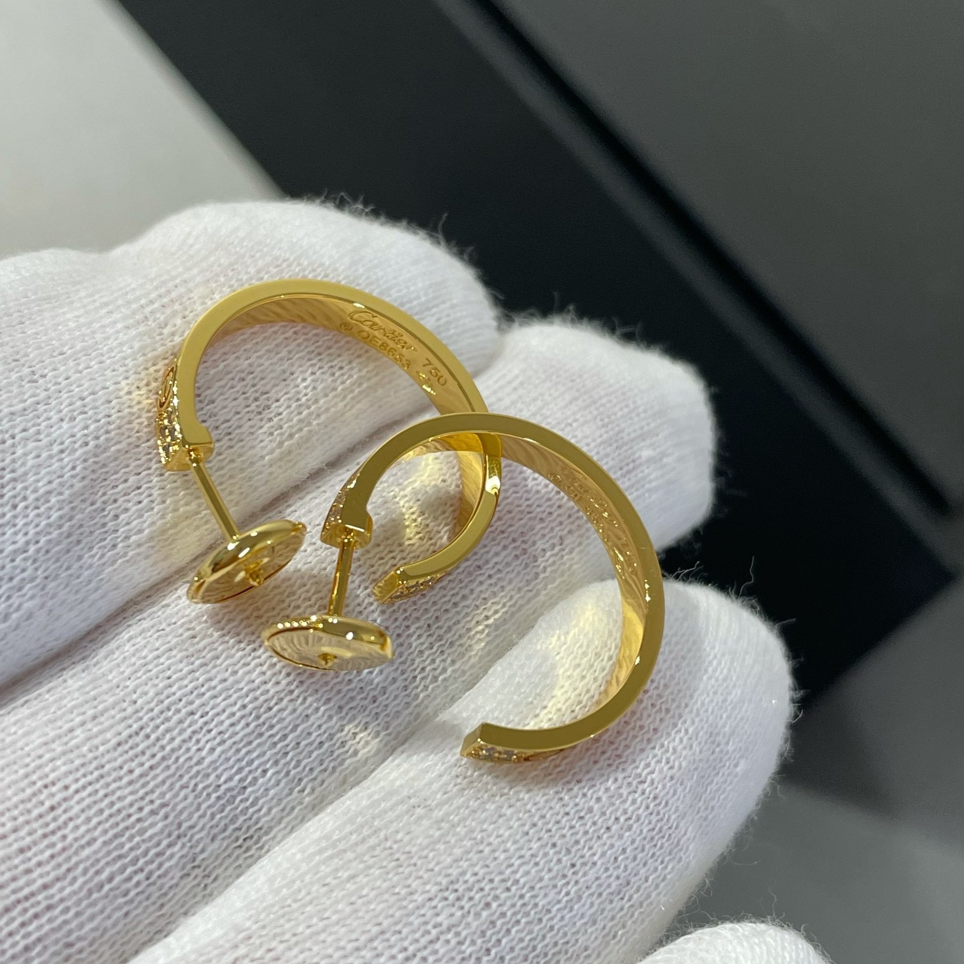 Aura LOVE DIAMOND GOLD HOOP EARRINGS