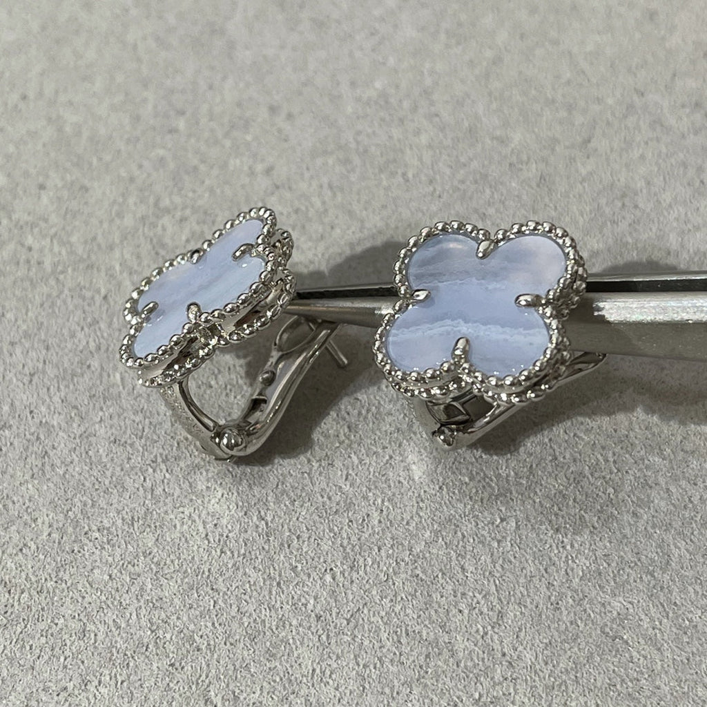 Aura CLOVER CHALCEDONY SILVER STUD EARRINGS