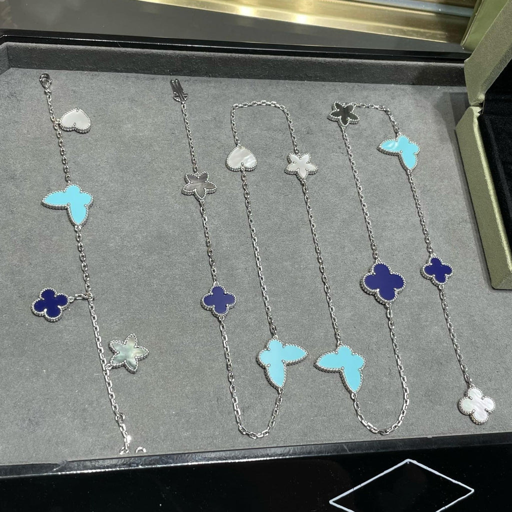 Aura LUCKY CLOVER SILVER 11 MOTIF NECKLACE