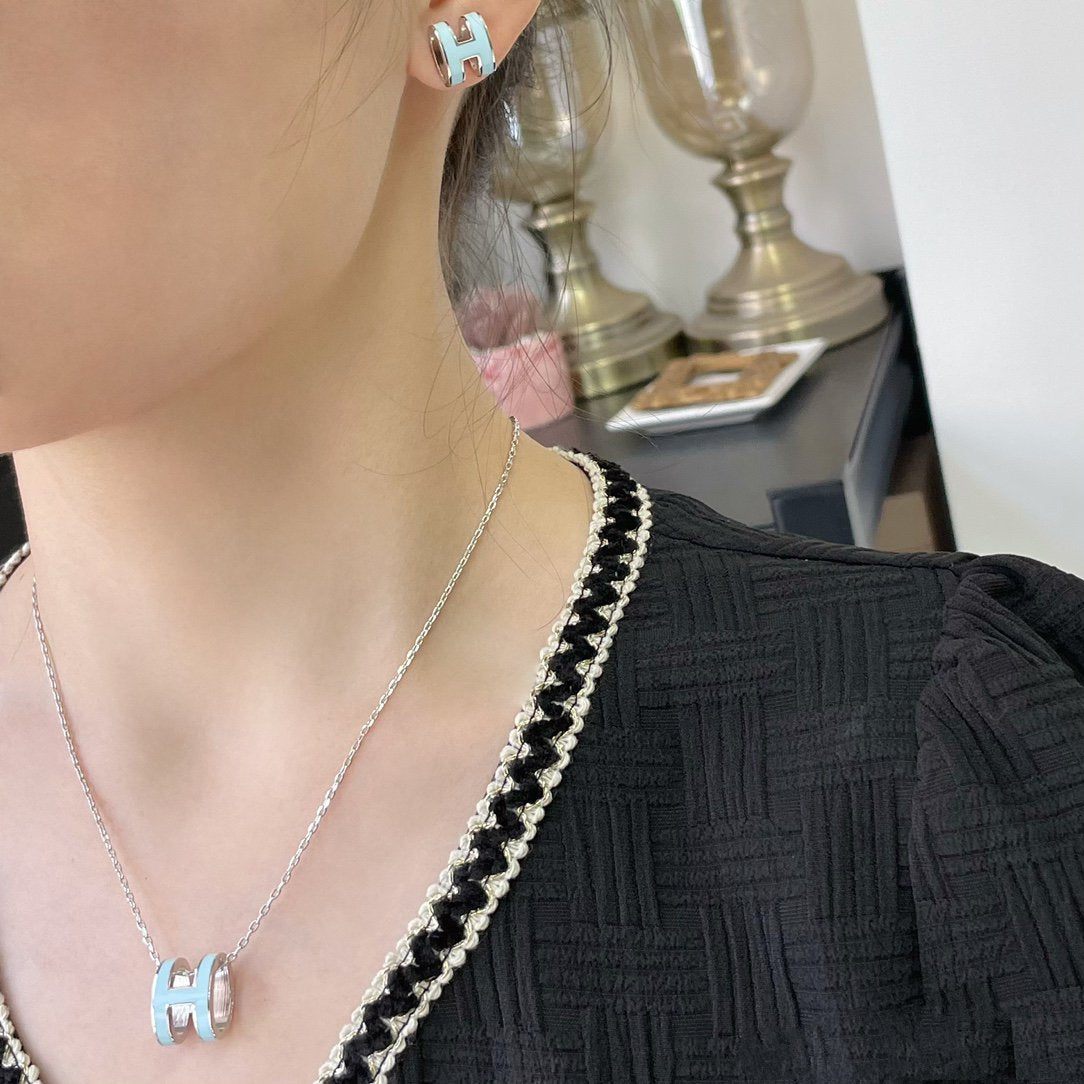 Aura POP H SKY BLUE NECKLACE