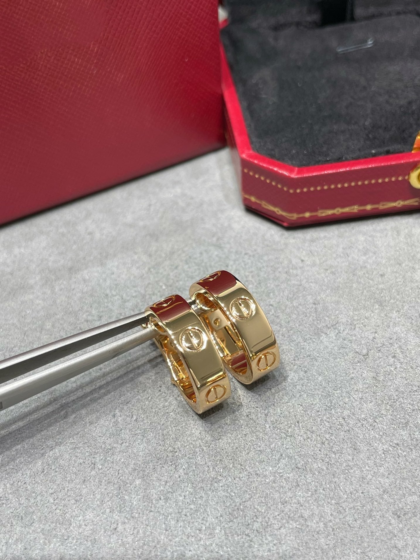 Aura LOVE 5.5MM EARRINGS