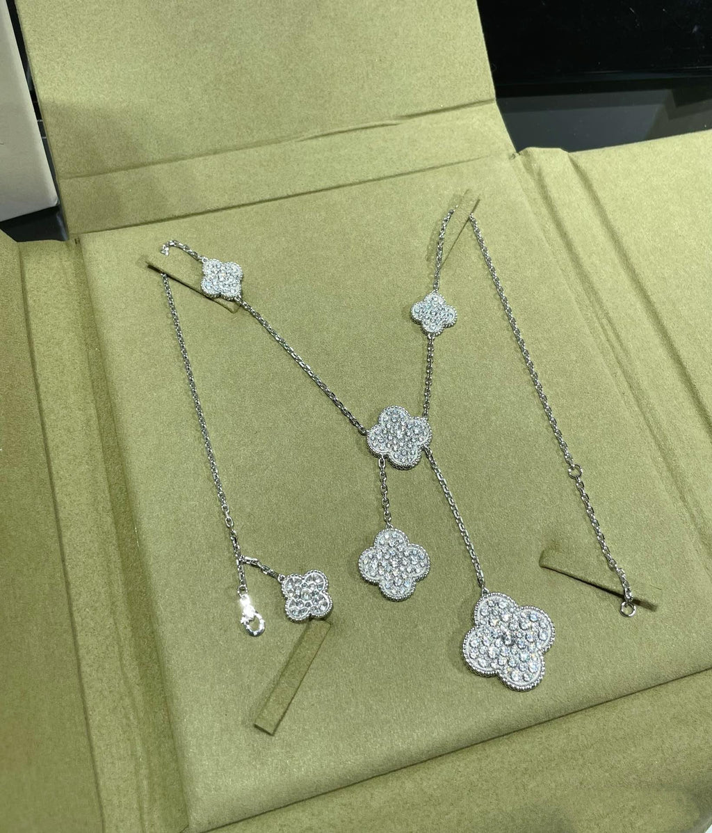 Aura CLOVER 6 MOTIF DIAMOND PAVED NECKLACE