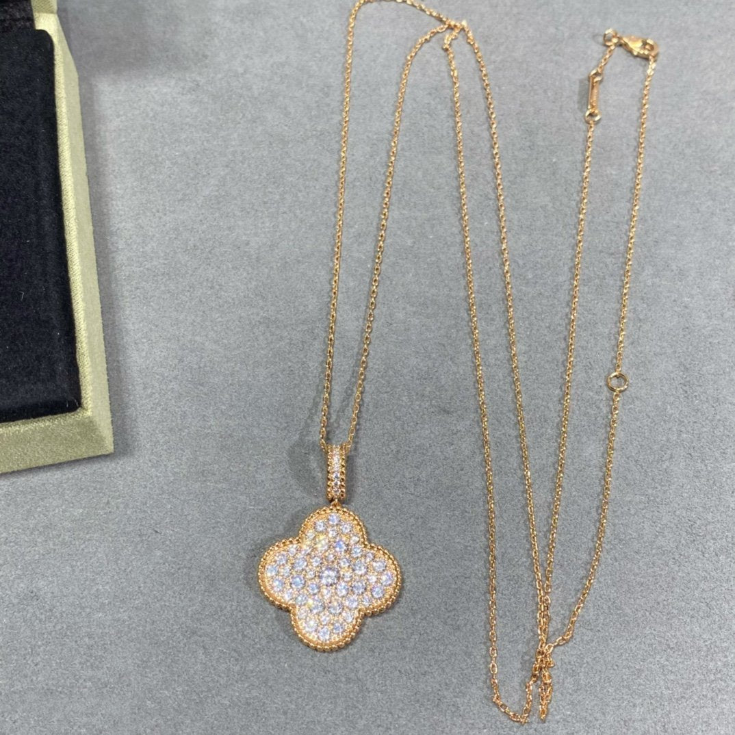 Aura CLOVER 25MM GROSSER ANHÄNGER DIAMANT-PAVÉ LANGE HALSKETTE