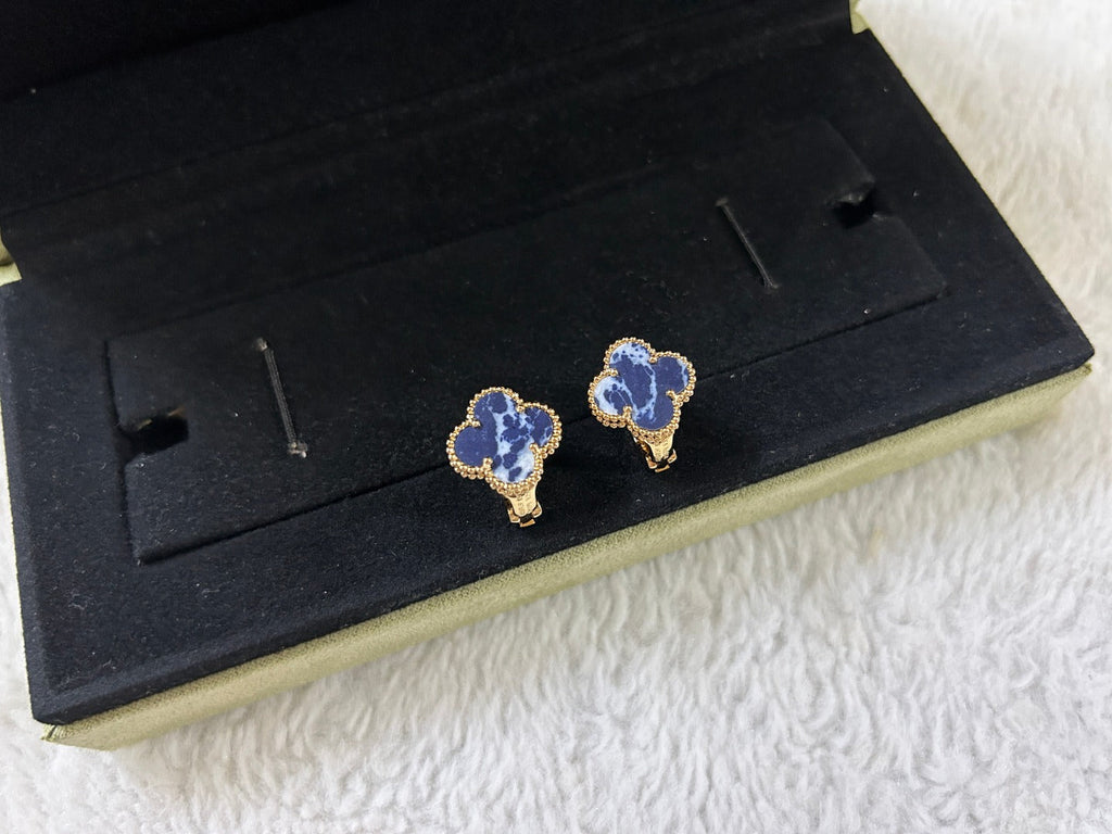 Aura CLOVER PIETERSITE MEDIUM STUD EARRINGS
