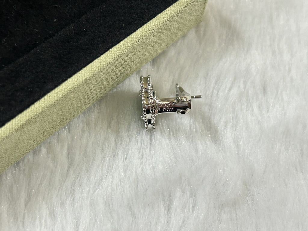 Aura CLOVER PIETERSITE MEDIUM STUD EARRINGS