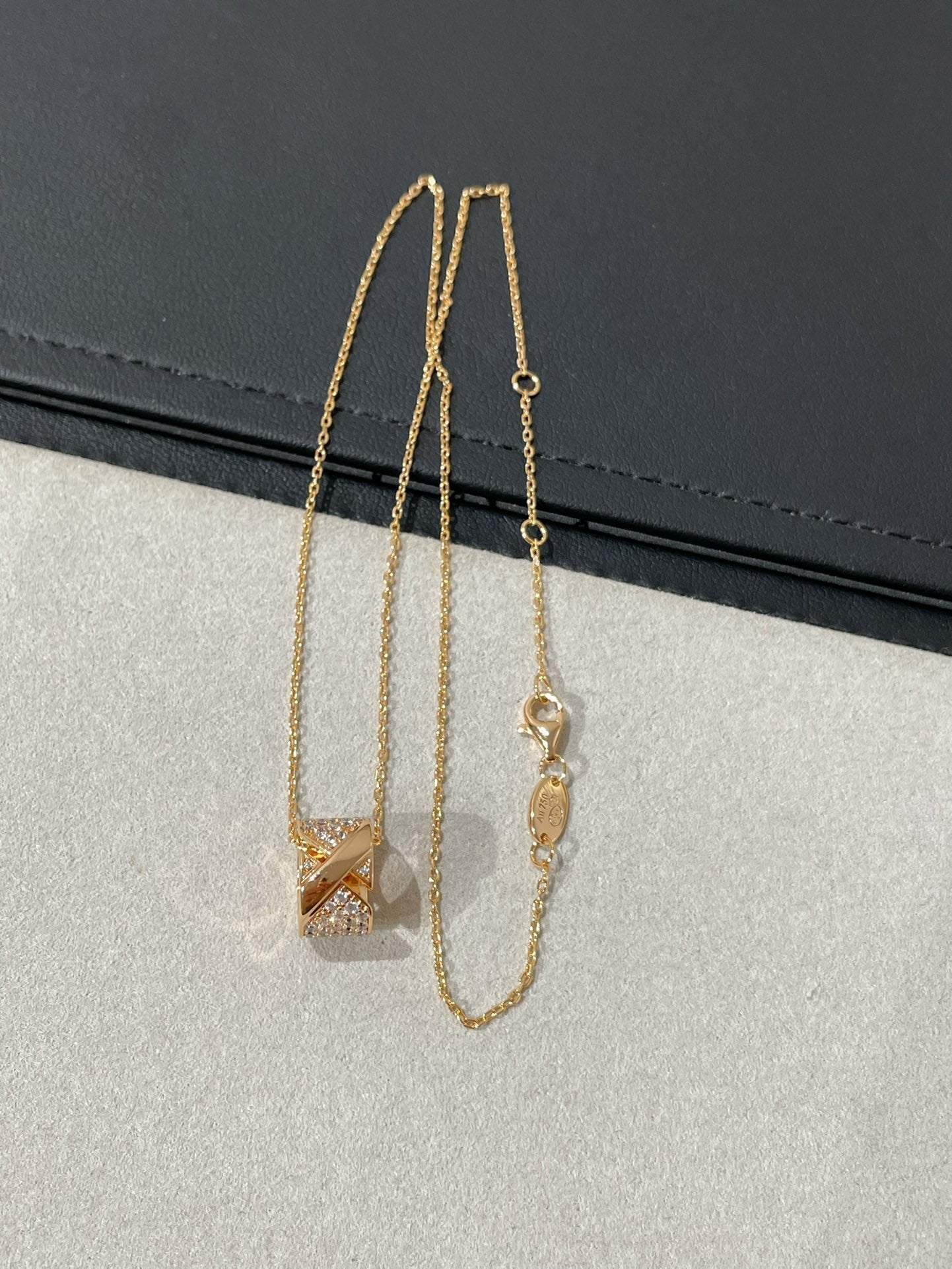 Aura LIENS EVIDENCE DIAMOND PAVED NECKLACE