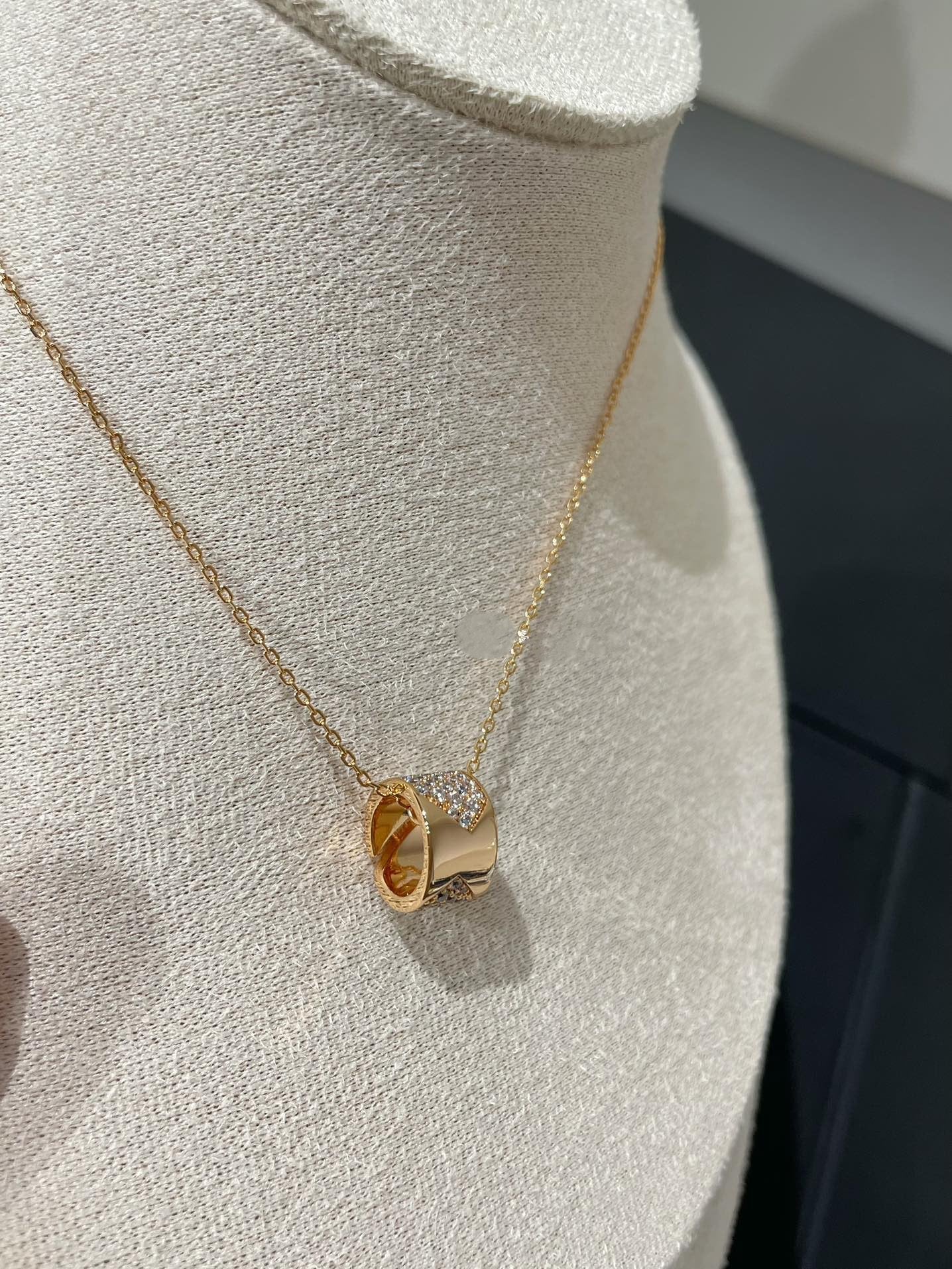 Aura LIENS EVIDENCE DIAMOND PAVED NECKLACE
