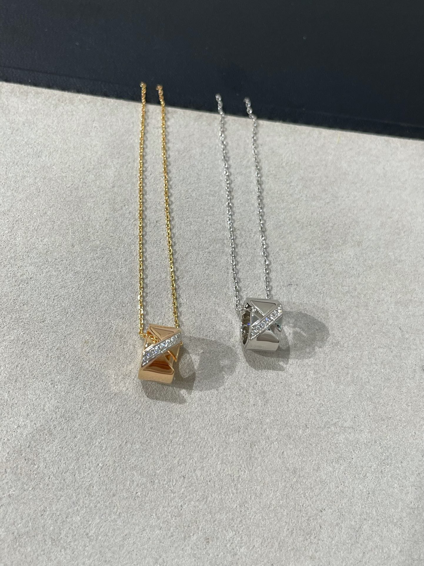 Aura LIENS EVIDENCE DIAMOND NECKLACE