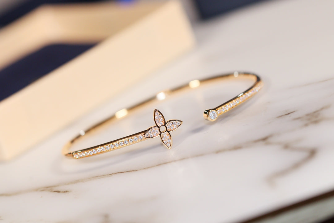 Aura IDYLLE GOLD OPEN BRACELET DIAMOND PAVED