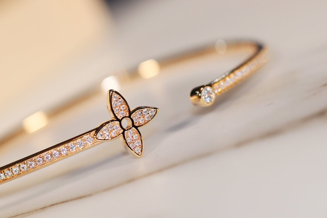 Aura IDYLLE GOLD OPEN BRACELET DIAMOND PAVED