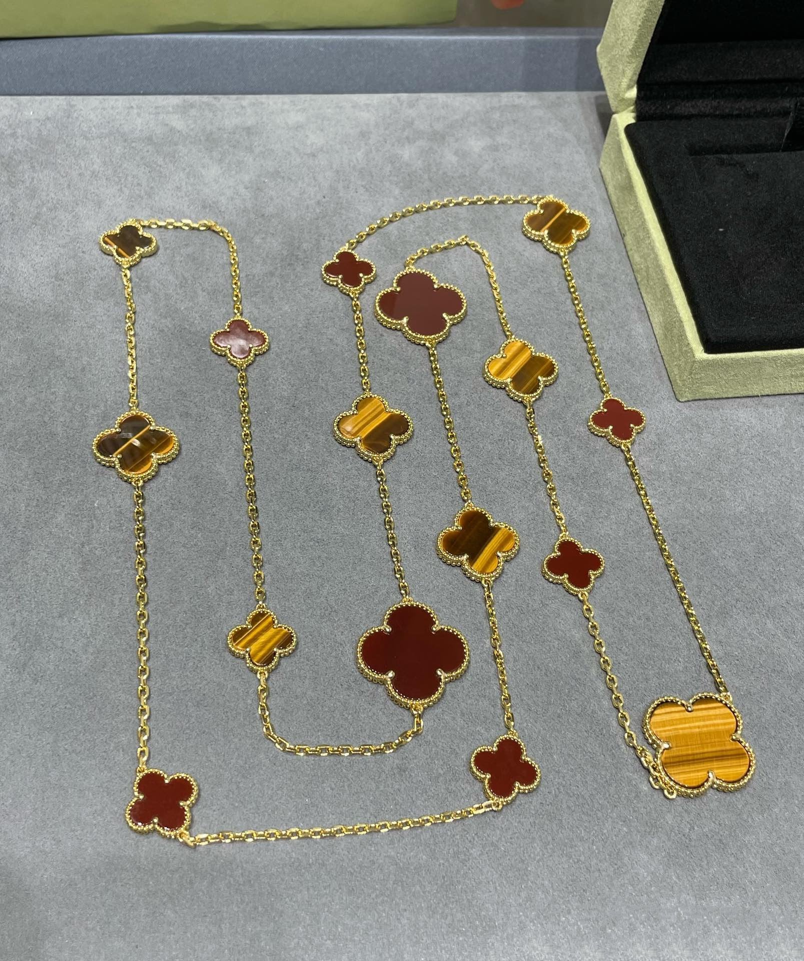 Aura CLOVER 16 MOTIF CARNELIAN TIGER EYE ROSE GOLD NECKLACE