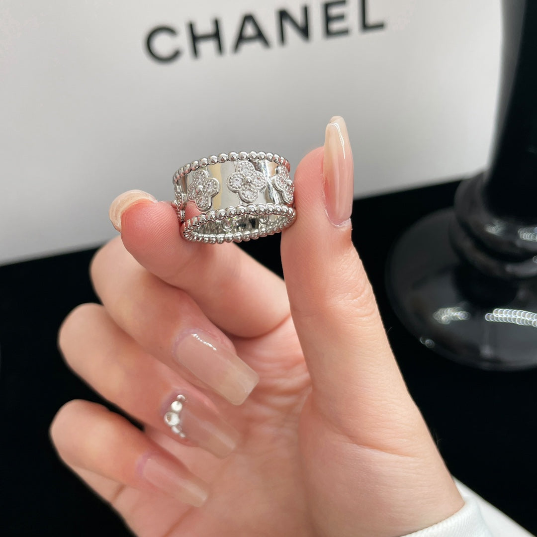 Aura PERLEE DIAMANT GROSSER RING