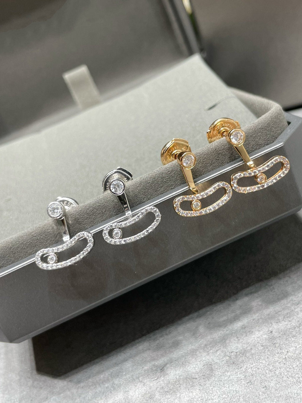 [Aura ] OHRSTECKER MOVE UNO AUS ROSÉGOLD MIT DIAMANTEN