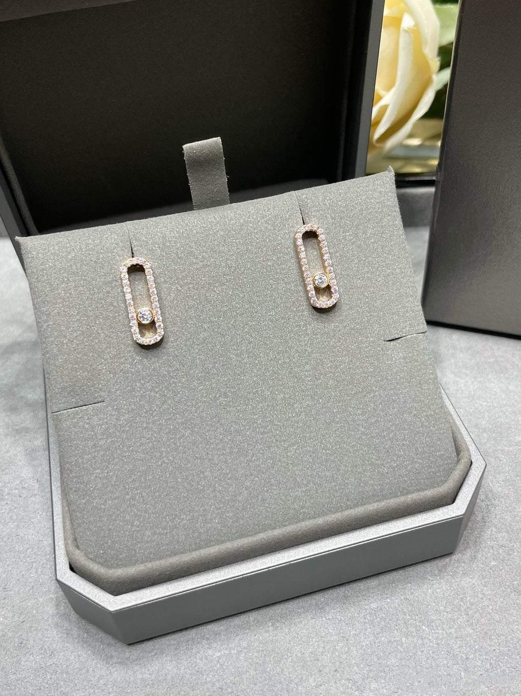 [Aura ] MOVE UNO STUD DIAMOND PAVED OHRRINGE