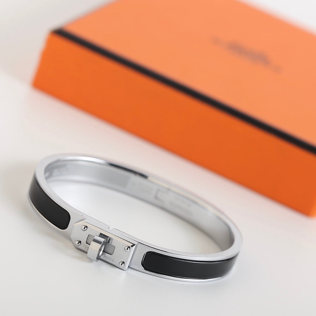 Aura HM KELLY BLACK ARMBAND
