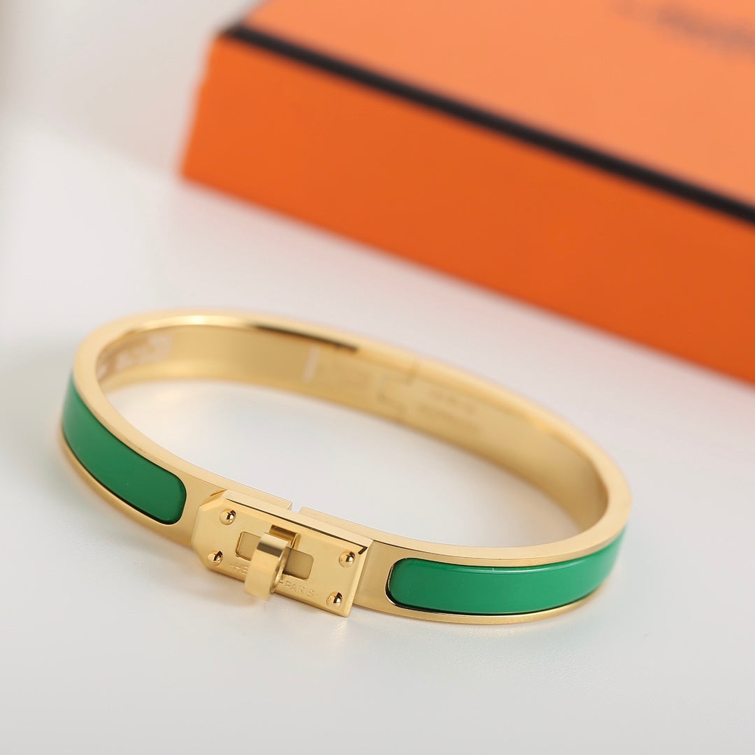 Aura HM KELLY GREEN ARMBAND