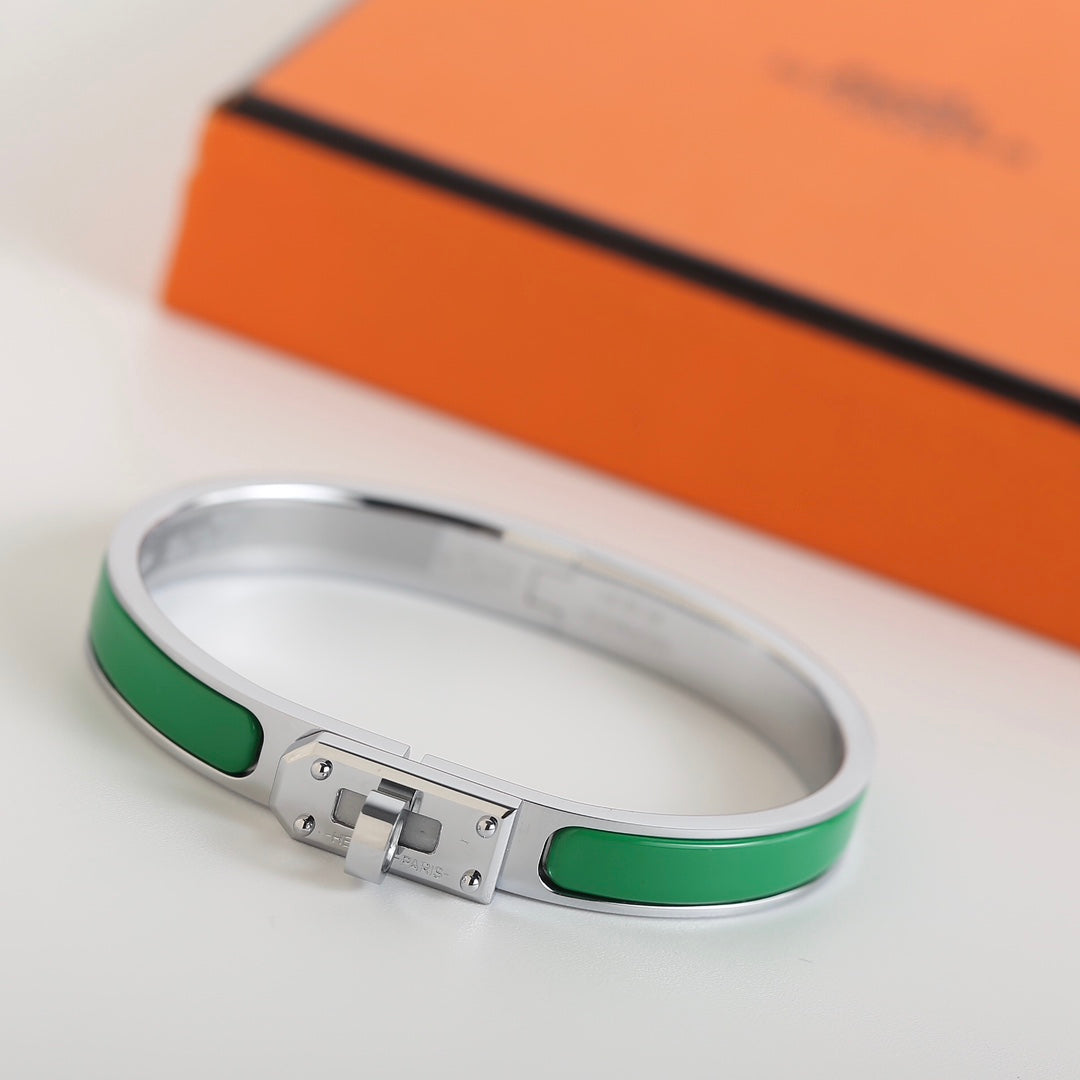 Aura HM KELLY GREEN ARMBAND