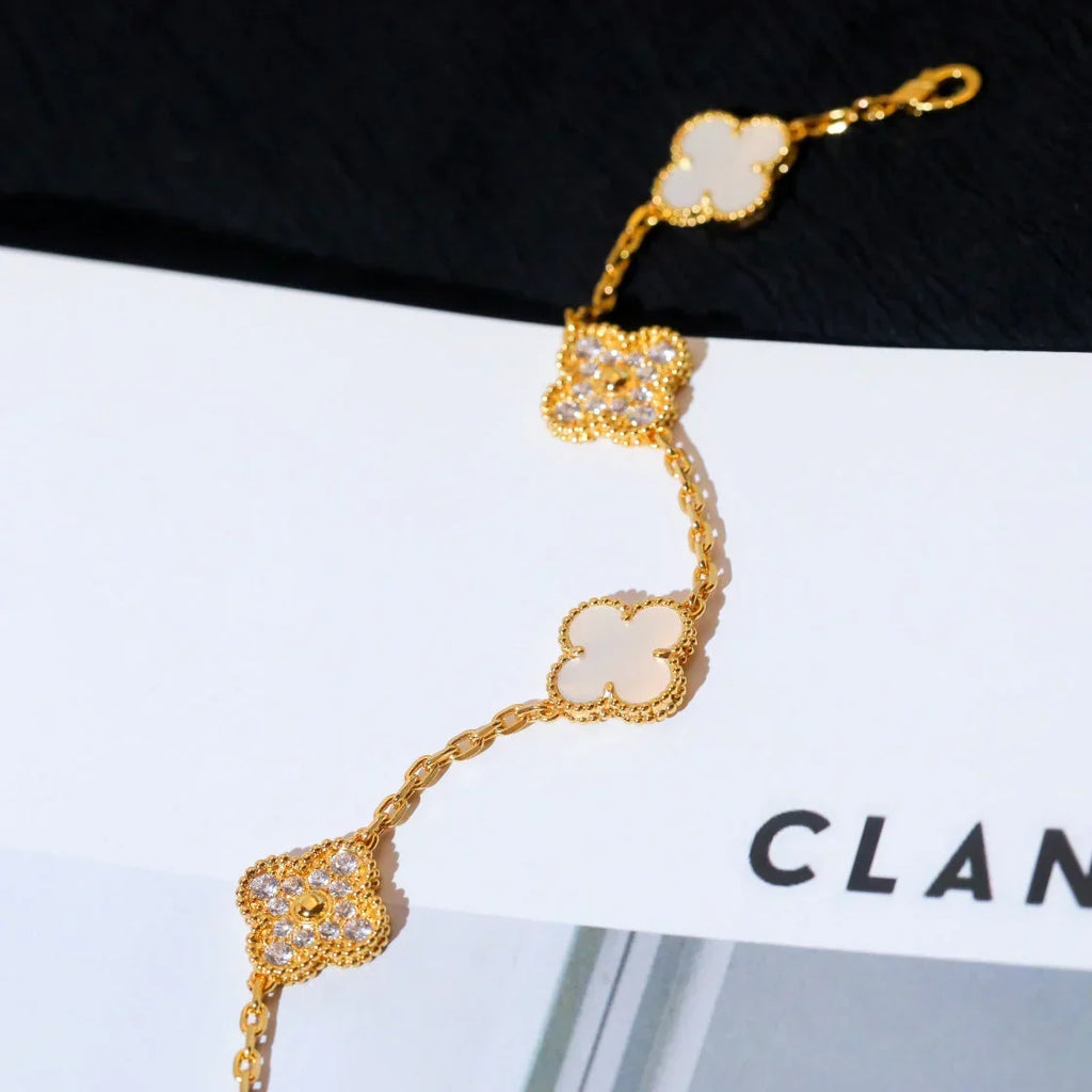 [Aura ]Neue CLOVER WHITE PEARL MOP 5 MOTIV ARMBAND-KOLLEKTION