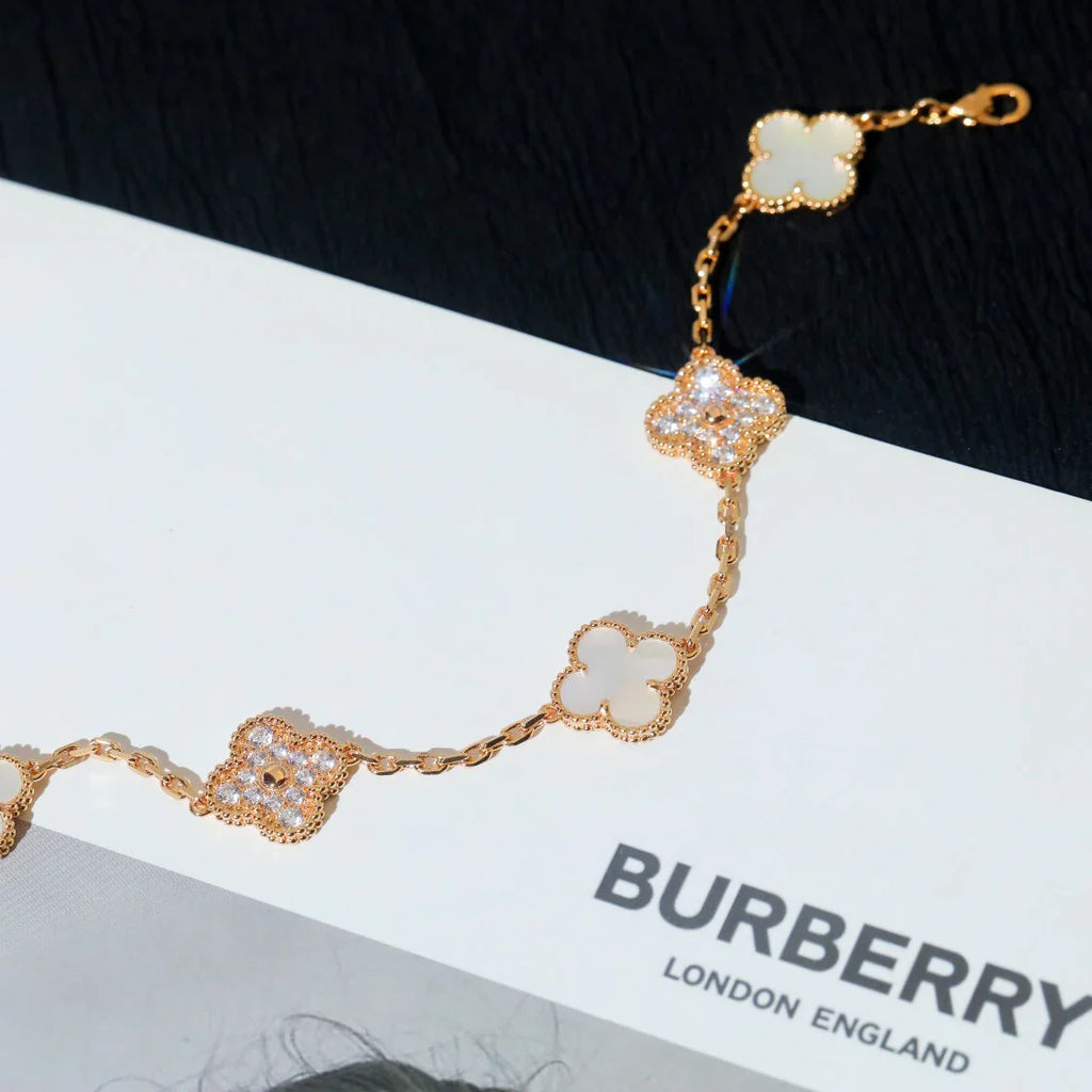 [Aura ]Neue CLOVER WHITE PEARL MOP 5 MOTIV ARMBAND-KOLLEKTION