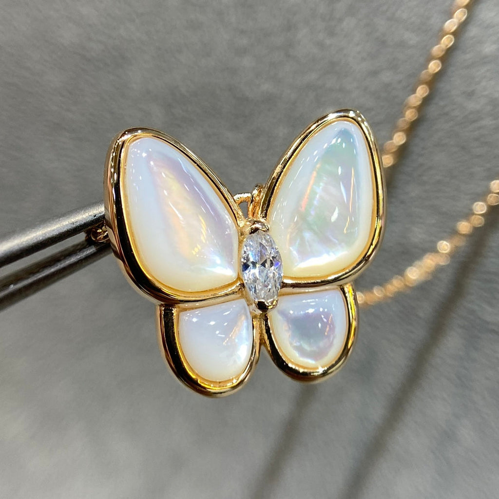 Aura BUTTERFLY MOP DIAMOND NECKLACE