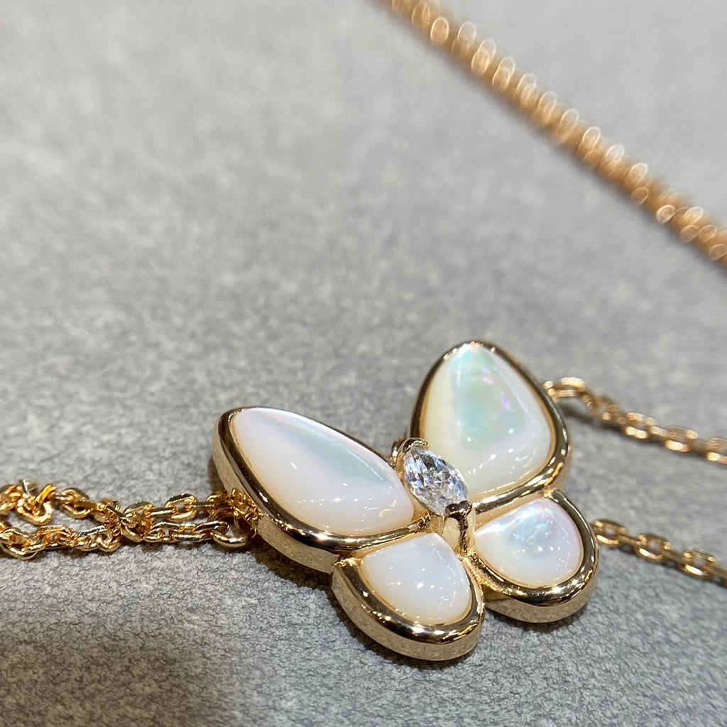 Aura BUTTERFLY MOP DIAMOND NECKLACE