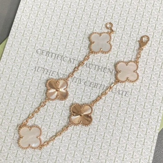 [Aura ]Neue CLOVER WHITE PEARL MOP 5 MOTIV ARMBAND-KOLLEKTION