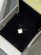 Aura CLOVER MEDIUM SILVER WHITE MOP NECKLACE