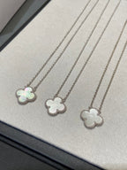 Aura CLOVER MEDIUM SILVER WHITE MOP NECKLACE