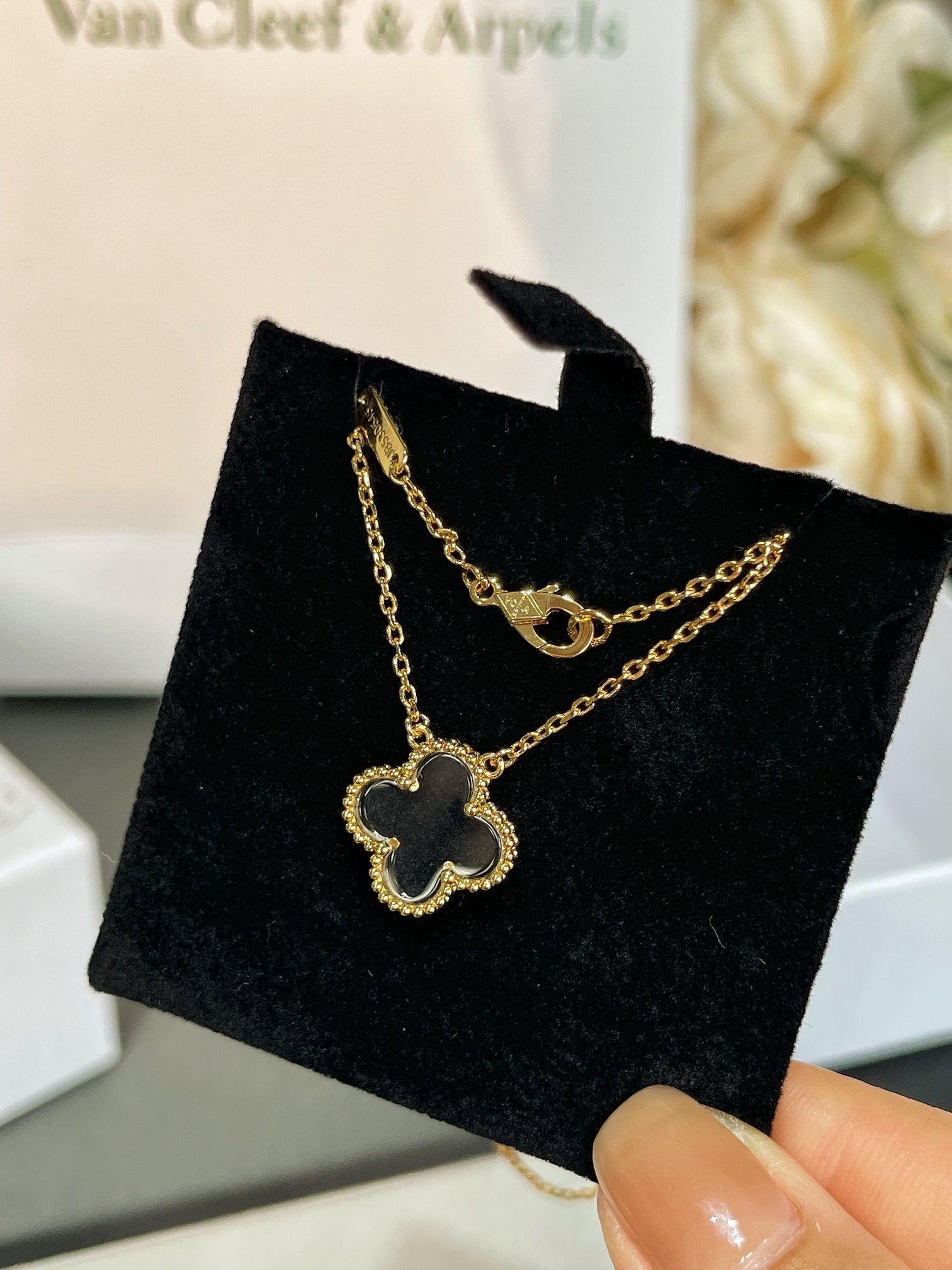 Aura CLOVER ROCK CRYSTAL ROSE GOLD NECKLACE