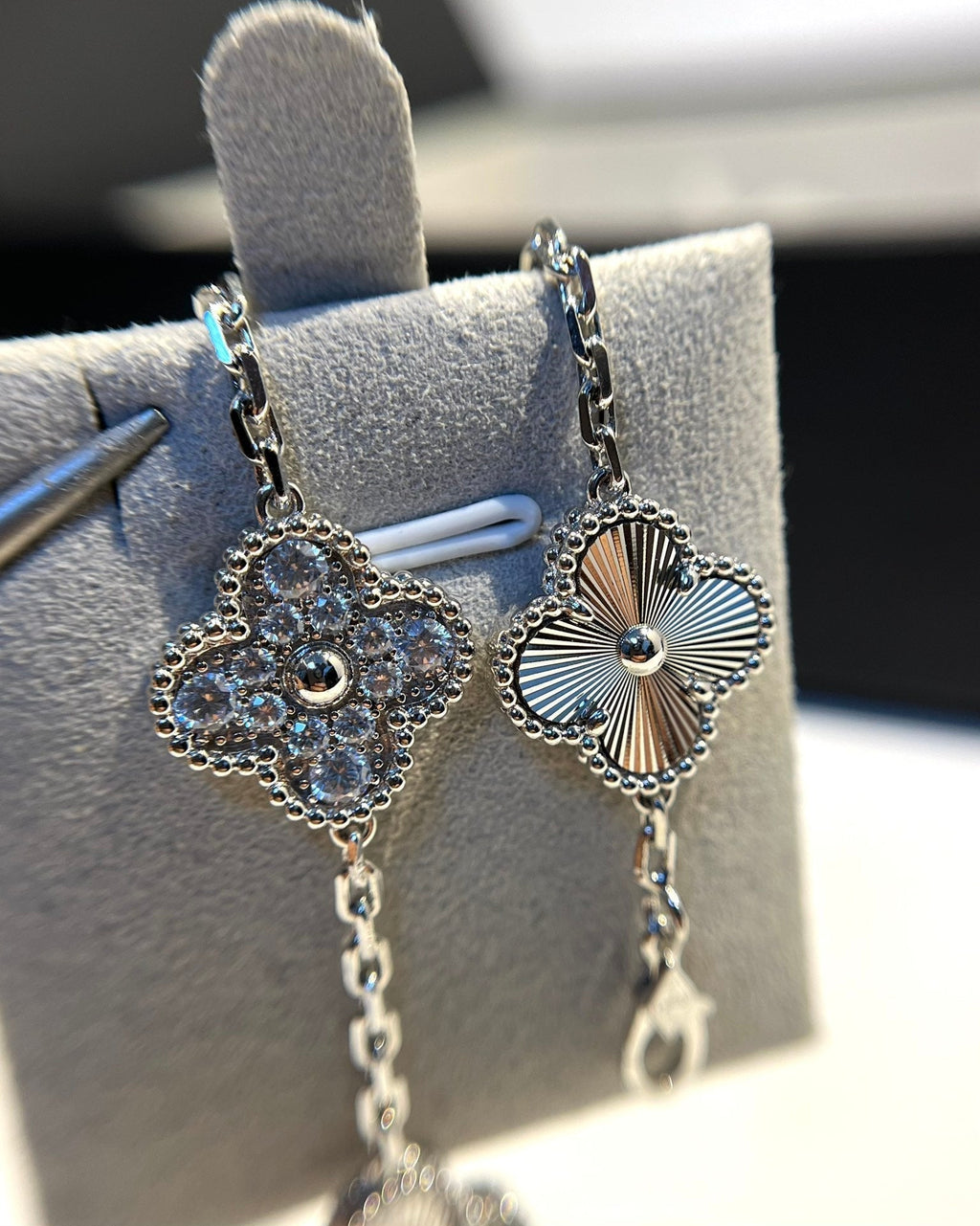 [Aura ]New  CLOVER 5 MOTIF LASER BRACELET COLLECTION