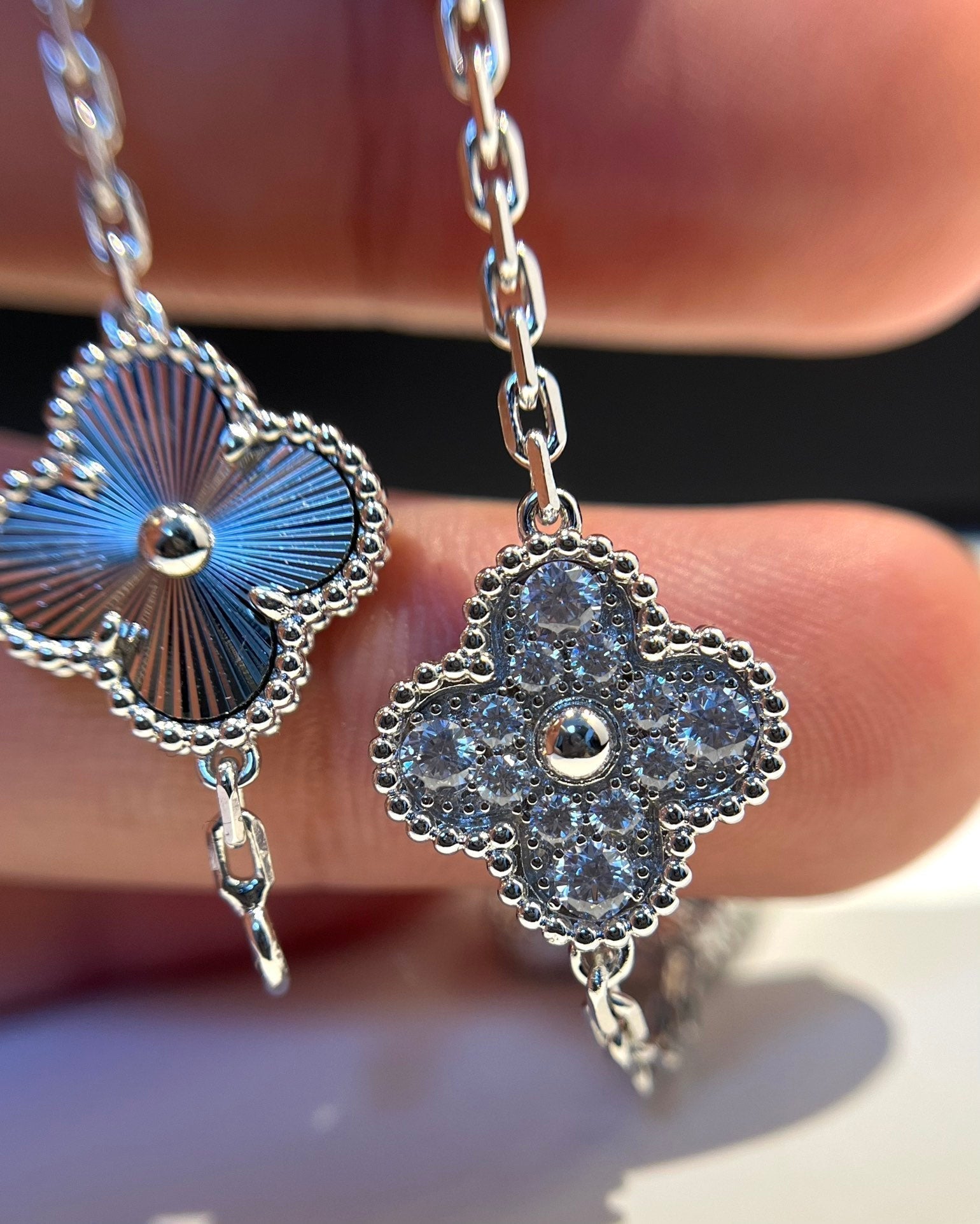 [Aura ]New  CLOVER 5 MOTIF LASER BRACELET COLLECTION