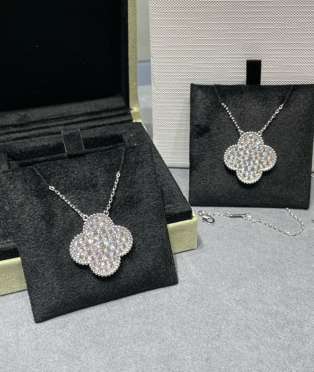 Aura CLOVER 25MM LARGE PENDANT DIAMOND PAVED SILVER NECKLACE